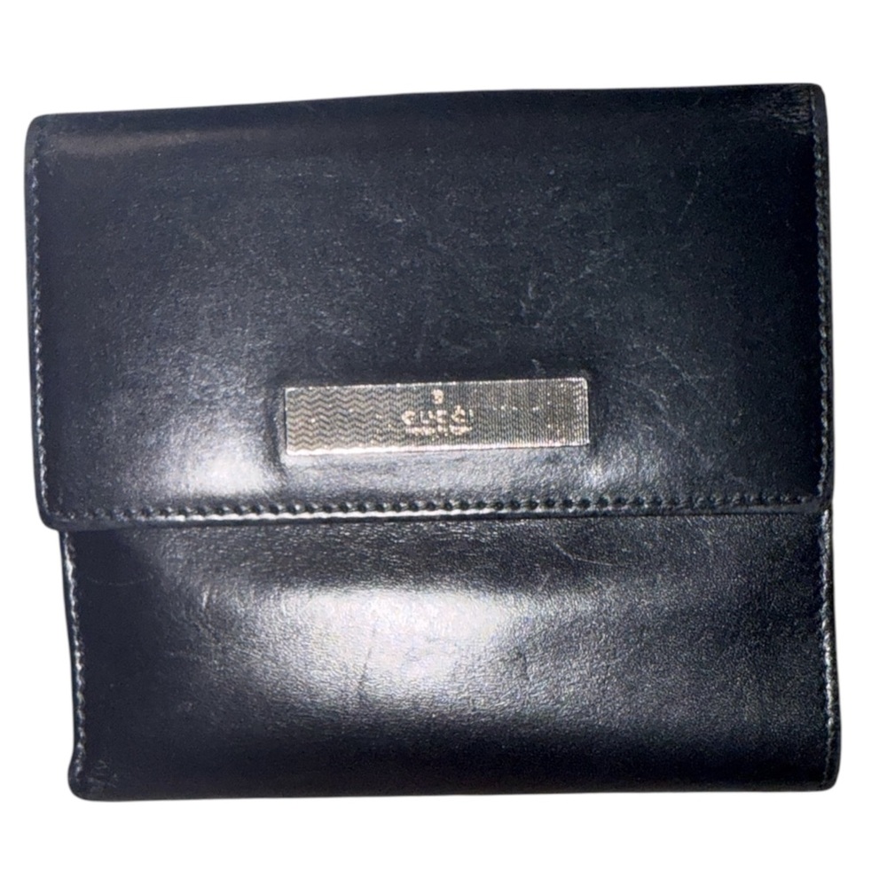 Gucci Black Leather Bi-Fold Wallet with Logo Plate